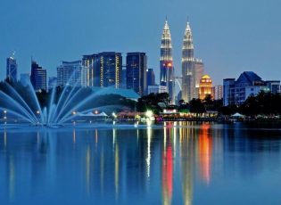 Chuyển tiền sang Malaysia kết nối nhanh lượng khách hàng
